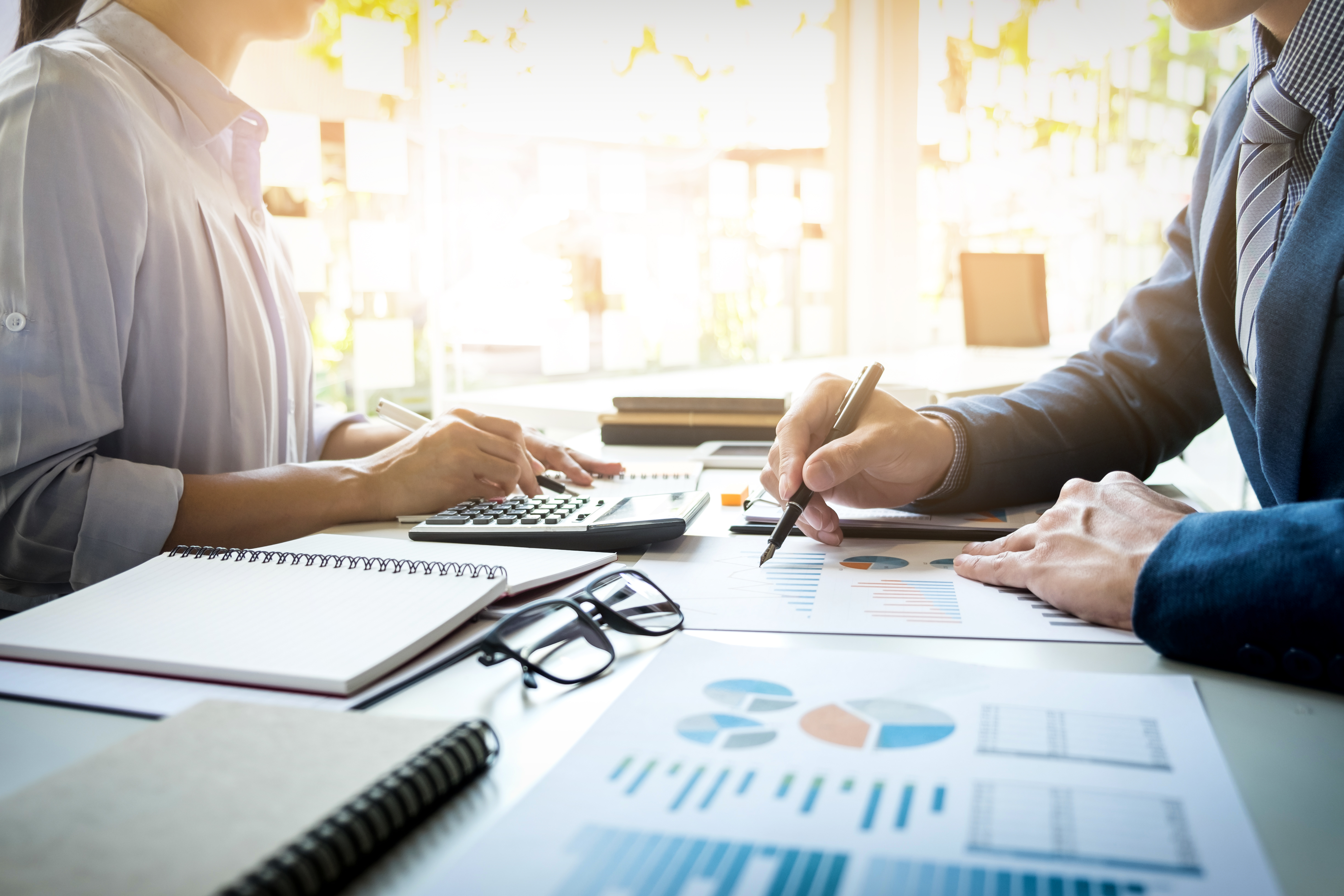La gestion efficace d'un magasin de vêtements requiert une orchestration précise d'opérations afin de garantir le bon fonctionnement et la satisfaction tant des clients que du personnel. À travers une combinaison judicieuse de stratégie, de gestion des stocks et d'expérience client, le succès du magasin peut être optimisé.