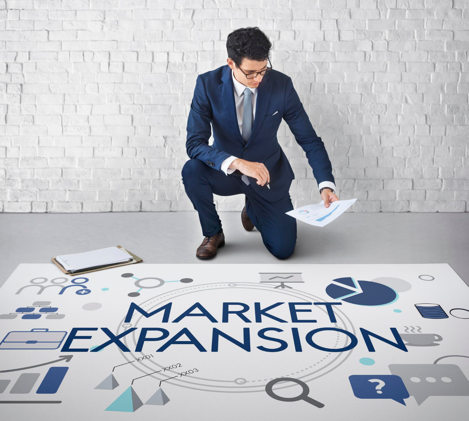 L'expansion et la diversification sont deux éléments essentiels pour le succès continu d'un salon de coiffure. L'expansion implique d'augmenter la taille de votre salon, d'ajouter de nouvelles stations de coiffure ou même d'ouvrir des succursales supplémentaires dans d'autres quartiers. Cela permet d'attirer davantage de clients et d'offrir plus de créneaux horaires pour répondre à la demande croissante.